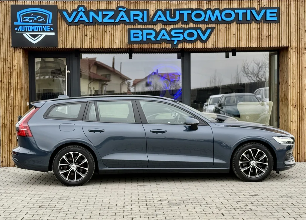VOLVO V60 B3 AUTOMAAT MOMENTUM ADVANTAGE 5D