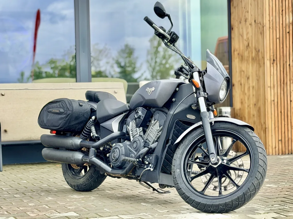VICTORY OCTANE 1200cmc 2 locuri